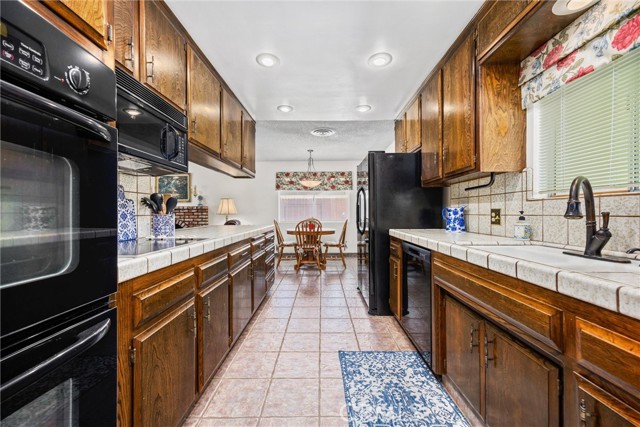 7612 Wide Loop Road, Bakersfield, California 93309, 3 Bedrooms Bedrooms, ,2 BathroomsBathrooms,Single Family Residence,For Sale,Wide Loop Road,OC25167948