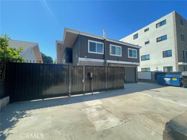 1250 W 37Th St, Los Angeles, CA 90007