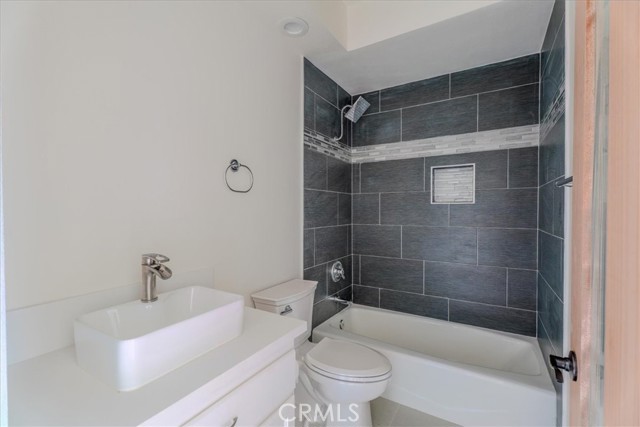 Detail Gallery Image 47 of 55 For 21016 Mendenhall Ct, Topanga,  CA 90290 - 5 Beds | 4/1 Baths