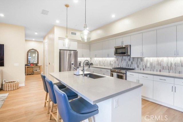 Detail Gallery Image 4 of 27 For 1118 S Urbana, Anaheim,  CA 92805 - 2 Beds | 2 Baths