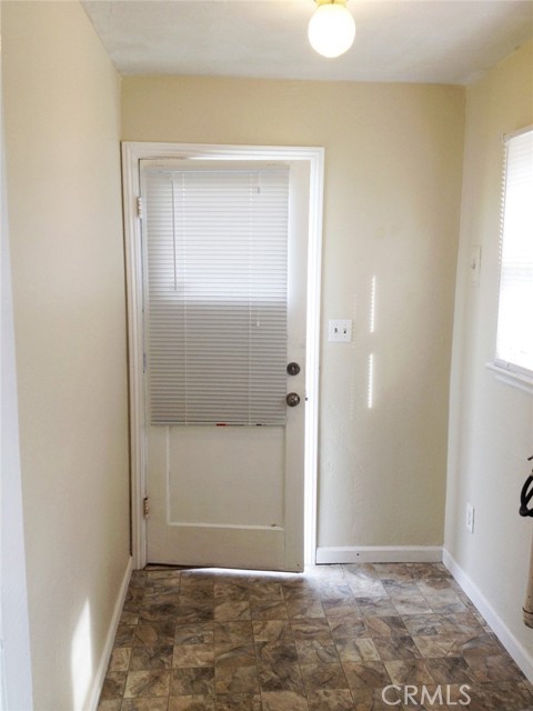 Detail Gallery Image 7 of 14 For 411 Lincoln Ave, Bakersfield,  CA 93308 - – Beds | – Baths
