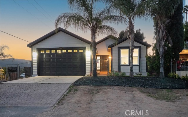 Detail Gallery Image 2 of 45 For 19241 Envoy Ave, Corona,  CA 92881 - 3 Beds | 2 Baths