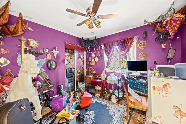 1385 N Marengo Avenue, Pasadena CA: https://media.crmls.org/medias/2cd1c22e-99fc-4136-9dd9-c8d9713614b4.jpg