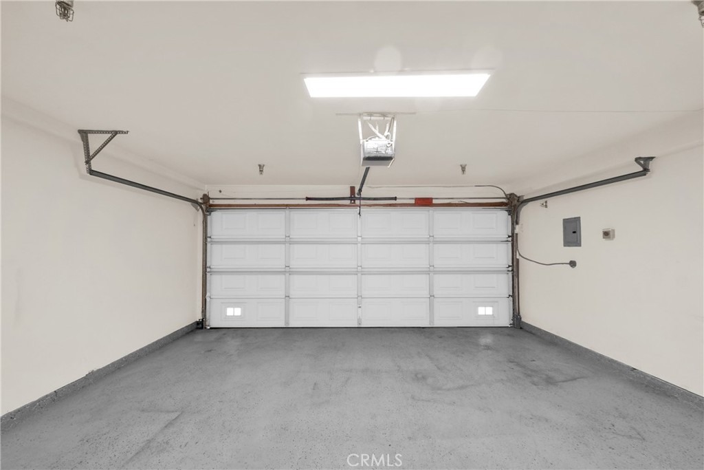 https://media.crmls.org/medias/2cd25a30-2d56-4ac4-911a-b63e758e892b.jpg?preset=X-Large