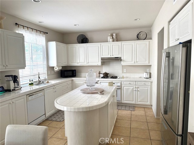 Detail Gallery Image 4 of 26 For 45 Avondale, Irvine,  CA 92602 - 4 Beds | 3 Baths