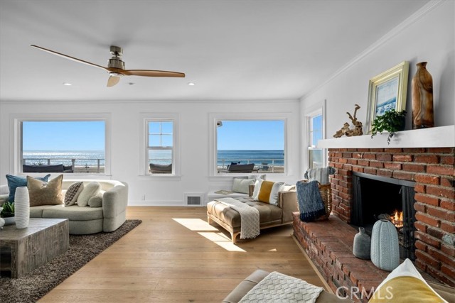 1000 The Strand, Manhattan Beach CA: https://media.crmls.org/medias/2cd35f3e-809d-4412-8236-2ea24c71e7bf.jpg