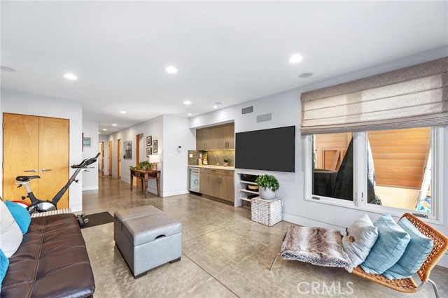 Detail Gallery Image 49 of 67 For 308 17th St, Manhattan Beach,  CA 90266 - 4 Beds | 3/1 Baths