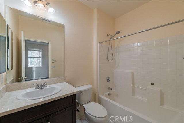 Detail Gallery Image 10 of 16 For 6014 Eucalyptus Ave, Chino,  CA 91710 - 3 Beds | 3 Baths
