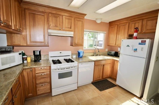 Detail Gallery Image 23 of 32 For 1251 Sky Lake Ave #330,  Brea,  CA 92821 - 2 Beds | 1/1 Baths