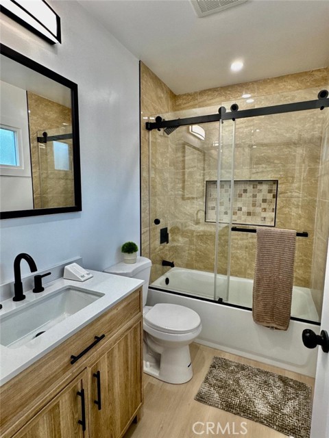 Detail Gallery Image 25 of 52 For 1040 S Grevillea Ave, Inglewood,  CA 90301 - 2 Beds | 2 Baths