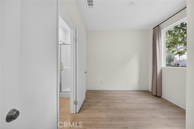 Detail Gallery Image 5 of 55 For 8405 N Fusion, Northridge,  CA 91325 - 4 Beds | 4 Baths