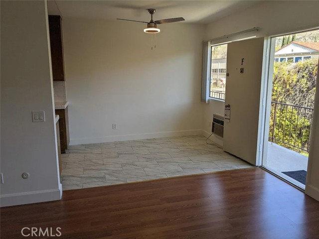 Detail Gallery Image 3 of 33 For 631 San Jose #F,  Burbank,  CA 91501 - 1 Beds | 1 Baths