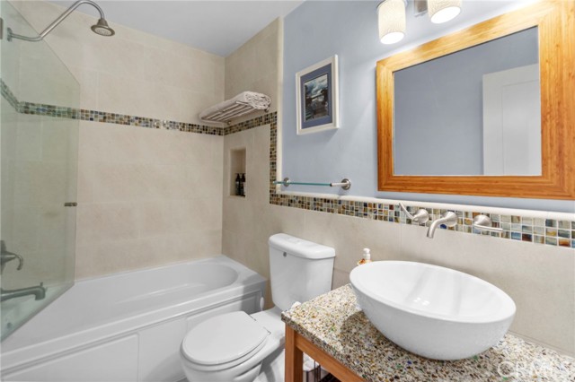 Detail Gallery Image 12 of 30 For 9911 Constitution Dr, Huntington Beach,  CA 92646 - 4 Beds | 2 Baths