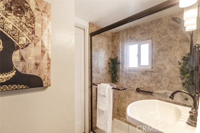 1010 N Madison Avenue, Pasadena CA: https://media.crmls.org/medias/2cd82903-42df-433e-8dc3-1214244f108e.jpg