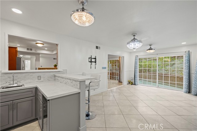 10685 Ledeen Drive, Lakeview Terrace CA: https://media.crmls.org/medias/2cd874ef-efbd-4a90-bd04-f17a930519d5.jpg