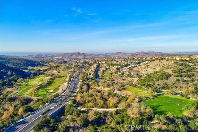 33 Via Armilla, San Clemente CA: https://media.crmls.org/medias/2cd8cc2e-4533-4a37-9367-c1c4b7be2e00.jpg