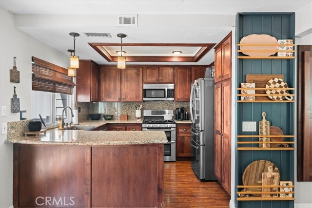 Detail Gallery Image 4 of 37 For 1691 N Mountain, Upland,  CA 91784 - 3 Beds | 2/1 Baths