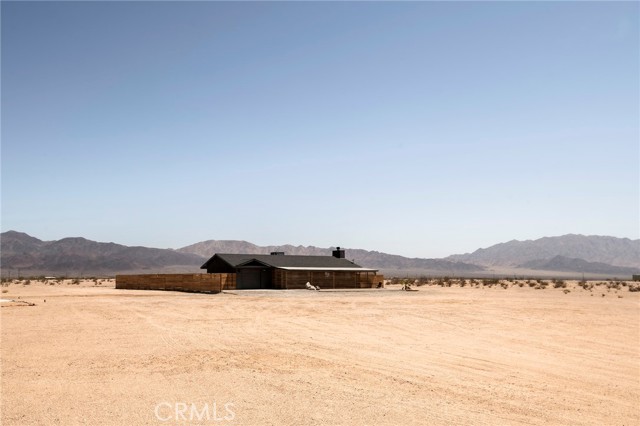 84328 Amboy Road, 29 Palms CA: https://media.crmls.org/medias/2cd90b63-3135-45e0-9f17-0613d87355a8.jpg
