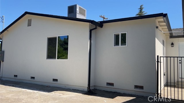 Detail Gallery Image 4 of 17 For 2165 Ceres Ave, Chico,  CA 95926 - 2 Beds | 2 Baths