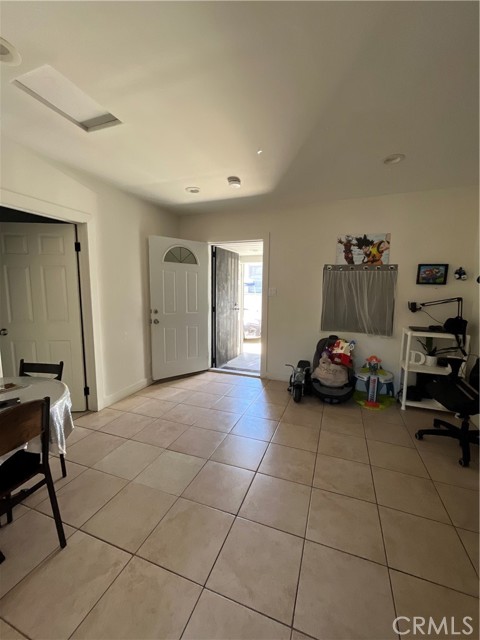 1248 Rolland Curtis Place, Los Angeles CA: https://media.crmls.org/medias/2cd98a2d-14f9-49d3-a8b7-f02e140b6c7f.jpg