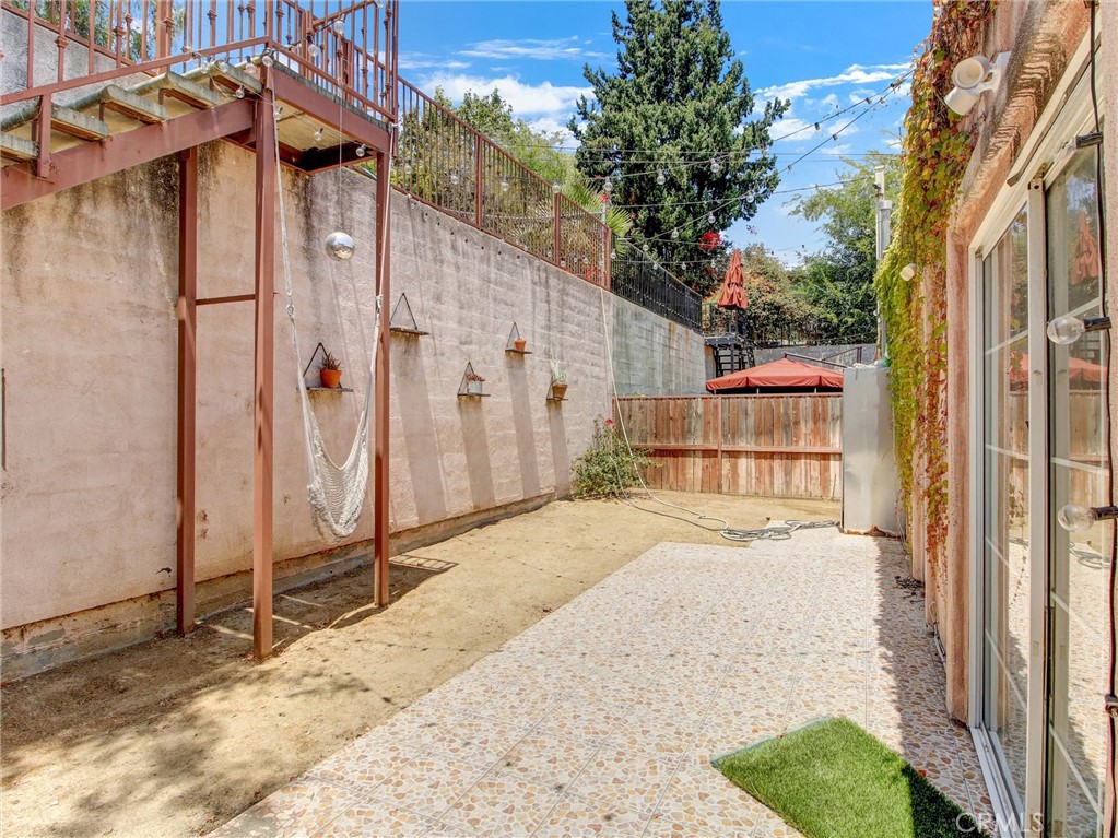https://media.crmls.org/medias/2cd9bf9d-c8b2-41ee-a972-5719d7609685.jpg?preset=X-Large
