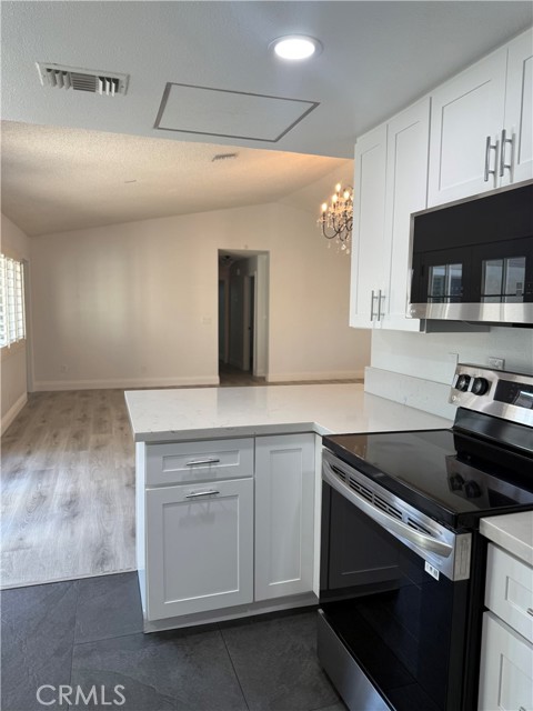 Detail Gallery Image 4 of 17 For 11499 Benton St, Loma Linda,  CA 92354 - 4 Beds | 2 Baths