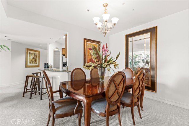 Detail Gallery Image 6 of 13 For 14343 Burbank Bld #301,  Sherman Oaks,  CA 91401 - 3 Beds | 2 Baths