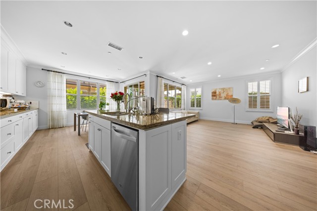 Detail Gallery Image 12 of 43 For 63 Birmingham, Irvine,  CA 92620 - 4 Beds | 4 Baths