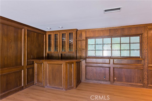 5819 Fairhaven Avenue, Woodland Hills CA: https://media.crmls.org/medias/2cdbcca5-8a06-4c72-9d60-b7a374ec7e6b.jpg