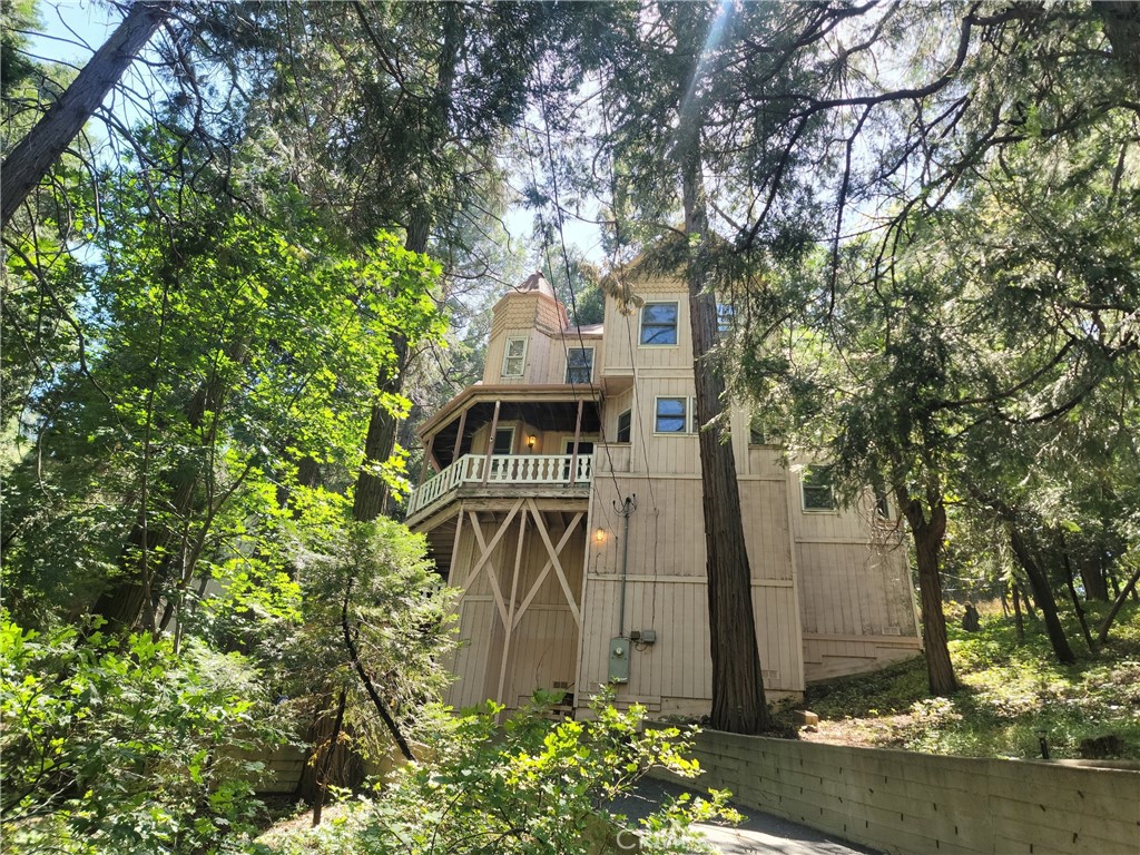24083 Cresta Drive