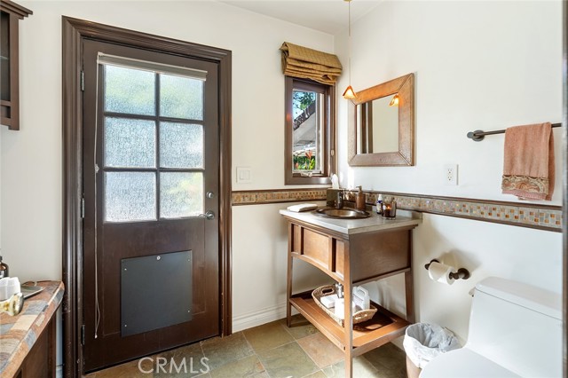 Detail Gallery Image 32 of 56 For 5425 Oakdale Ave, Woodland Hills,  CA 91364 - 4 Beds | 3/1 Baths