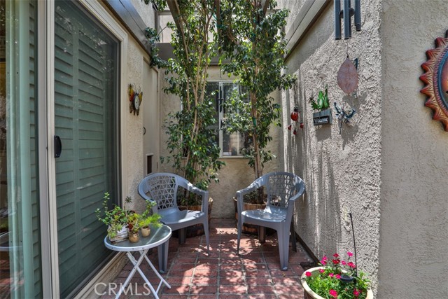 9793 Louise Way, Rancho Cucamonga CA: https://media.crmls.org/medias/2cde7c8d-451c-4746-a77d-7df4459bad5e.jpg