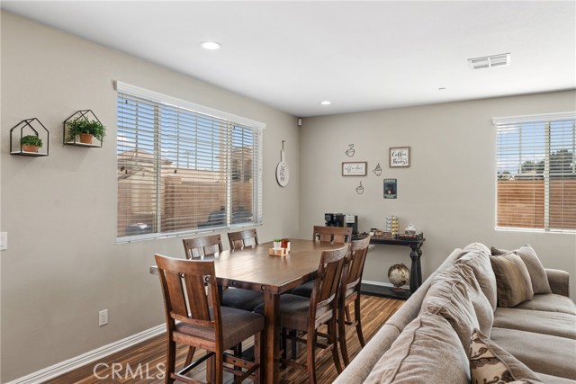 691 Lourdes Lane, Rialto CA: https://media.crmls.org/medias/2cde9cca-3cd3-41c5-b88d-63fadcee41d3.jpg
