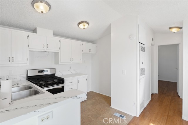 Detail Gallery Image 8 of 27 For 1502 E Carson St #137,  Carson,  CA 90745 - 2 Beds | 1/1 Baths