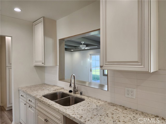 Image 14 of 50 For 453 Laurel Avenue