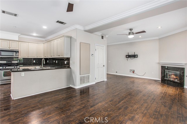 Detail Gallery Image 9 of 36 For 1200 E Highland Ave #402,  Redlands,  CA 92374 - 2 Beds | 2/1 Baths