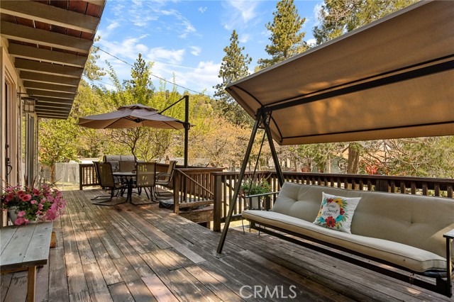 Detail Gallery Image 4 of 33 For 22603 Waters Dr, Crestline,  CA 92325 - 4 Beds | 1/1 Baths