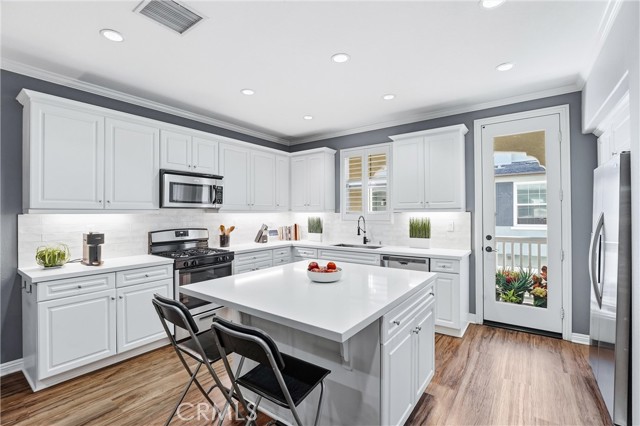 Detail Gallery Image 16 of 42 For 755 S Kroeger St, Anaheim,  CA 92805 - 3 Beds | 3/1 Baths