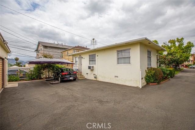 1022 Spazier Avenue photo 8