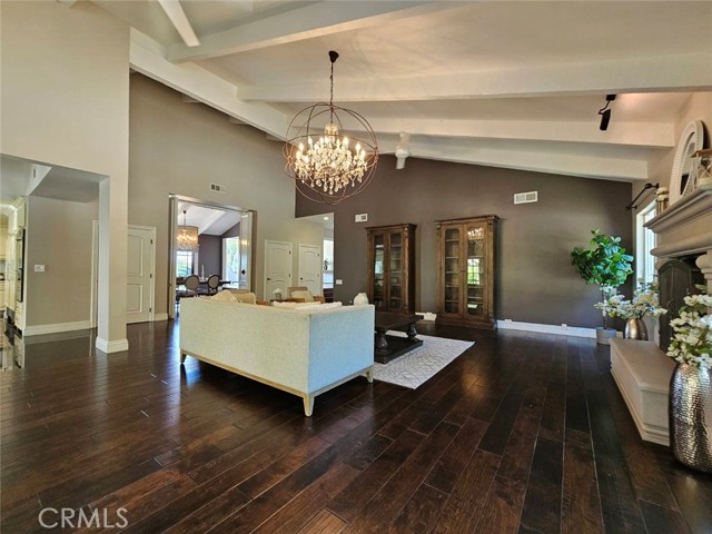 940 N Silent Ranch Drive, Glendora CA: https://media.crmls.org/medias/2ce12c41-e14f-4678-8bd8-08ebf40030c3.jpg