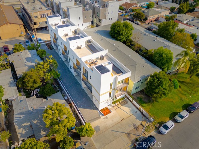 712 N Chestnut Avenue, Los Angeles CA: https://media.crmls.org/medias/2ce179c8-5017-4647-9d0e-43dca8cf701a.jpg