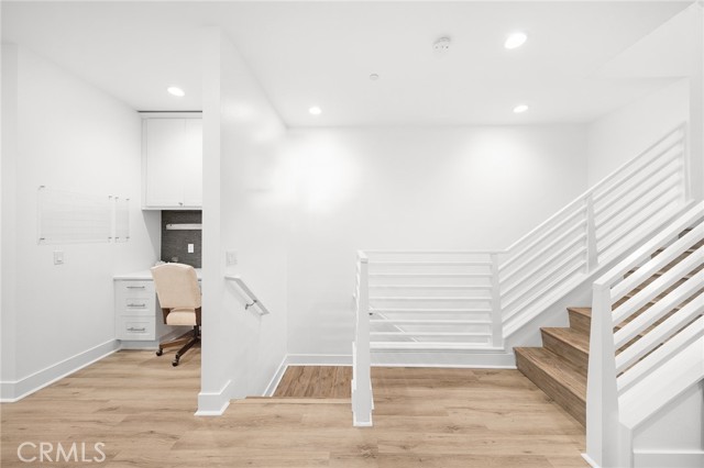 Detail Gallery Image 6 of 31 For 657 Wedge, Costa Mesa,  CA 92627 - 3 Beds | 2/2 Baths