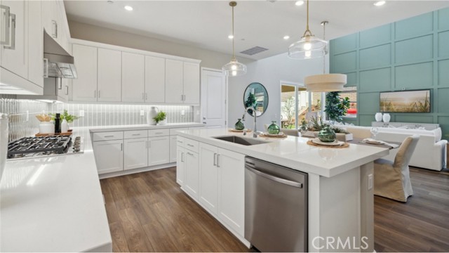 Detail Gallery Image 4 of 28 For 24511 Villa La Sombrilla, Valencia,  CA 91354 - 2 Beds | 2/1 Baths