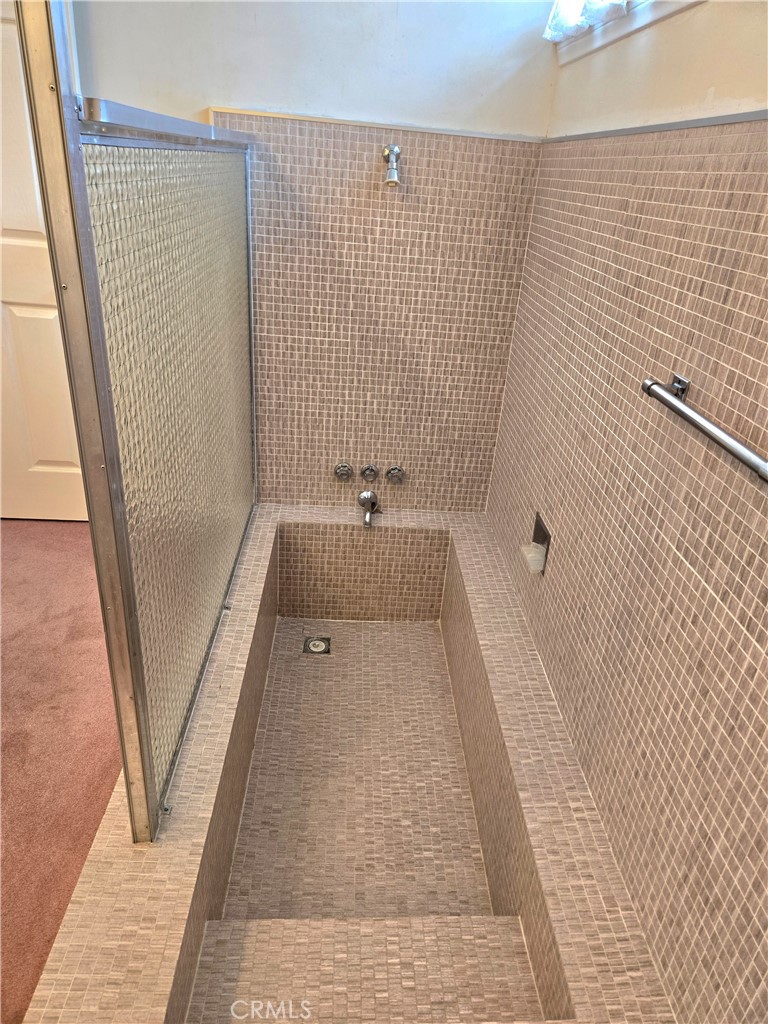 https://media.crmls.org/medias/2ce2a714-d4c4-484c-9a58-45382f243678.jpg?preset=X-Large