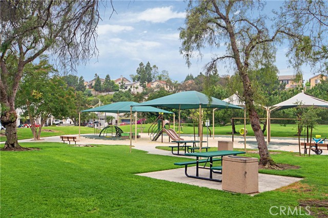 17 Nopalitos Way, Aliso Viejo CA: https://media.crmls.org/medias/2ce2b475-856b-4e87-a6e3-72410740c82b.jpg
