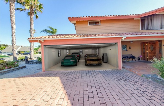 Detail Gallery Image 9 of 19 For 17179 Roundhill St, Huntington Beach,  CA 92649 - 4 Beds | 2/1 Baths