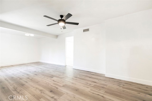10058 Sunland Boulevard, Sunland CA: https://media.crmls.org/medias/2ce3b5db-b07e-4e80-866e-d47a0c2b2e5f.jpg