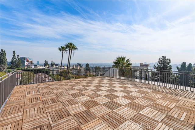 1230 Horn Avenue, West Hollywood CA: https://media.crmls.org/medias/2ce3bc2a-8273-4e56-b2c9-bf0f0541488a.jpg