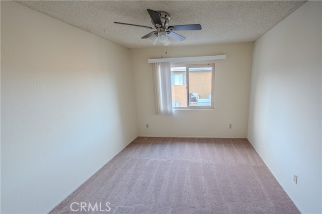 18911 Florida Street, Huntington Beach CA: https://media.crmls.org/medias/2ce4eddf-c35d-4427-8d85-f415f0bd0740.jpg