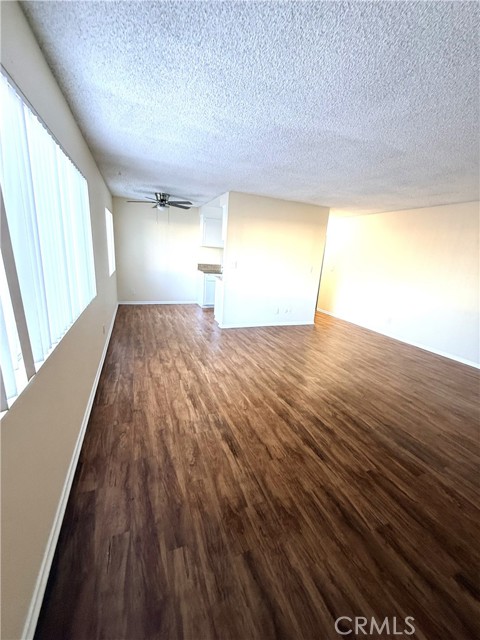 Detail Gallery Image 2 of 12 For 4015 W 137th #110,  Hawthorne,  CA 90250 - 1 Beds | 1 Baths